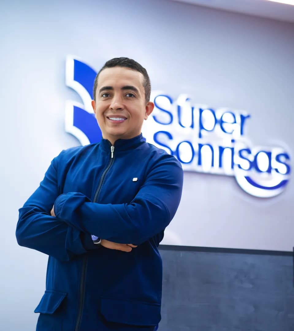 KURBUO Specialists: Dr. Hilder Saldarriaga - Dentistry
